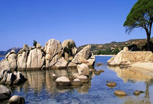 雷火电竞官网-神锋破阵！C罗以一敌众上演中超封神之战