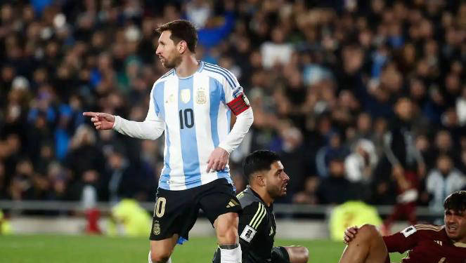 梅西领衔球队成功卫冕欧洲联赛的简单介绍