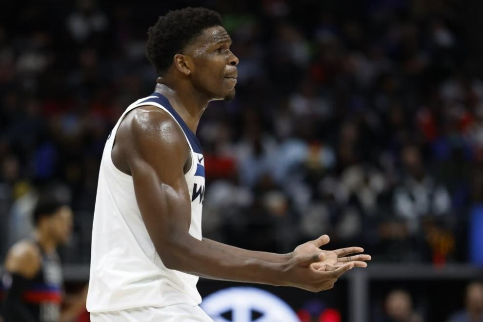 雷火电竞下载-灰熊关键时刻失误，遭遇逆转惨败