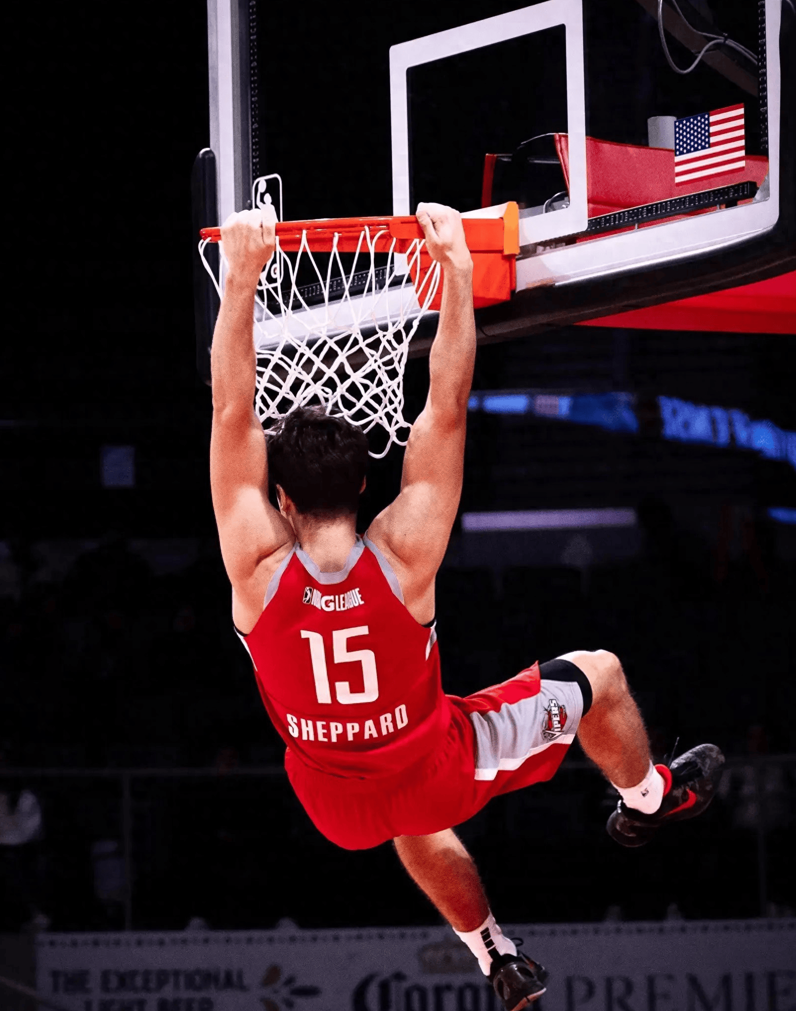 雷火电竞简介-火箭队胜出火爆比赛，挺进季后赛