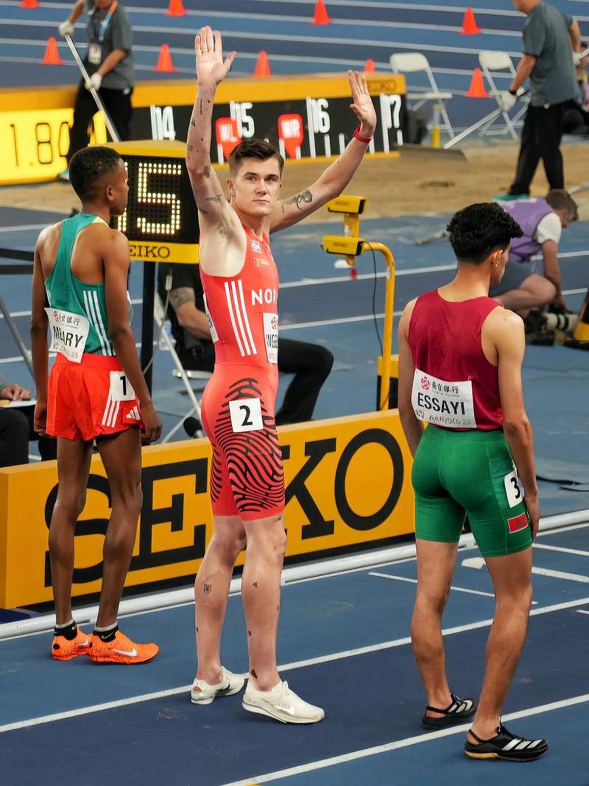 雷火电竞下载-球员们在比赛中展现出团结和拼搏的精神