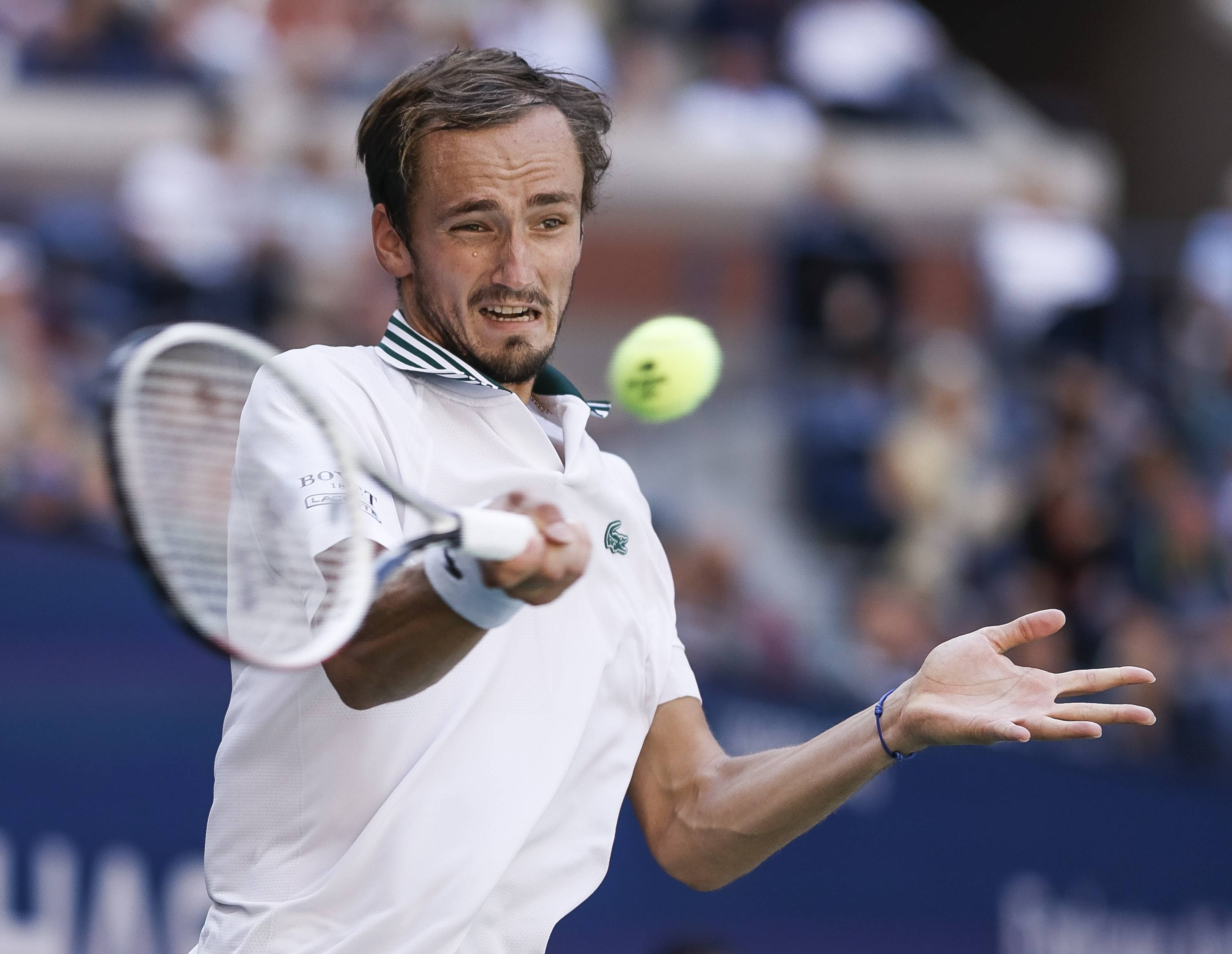 雷火电竞下载-美网鏖战法网，梅德韦杰夫高光表现的简单介绍