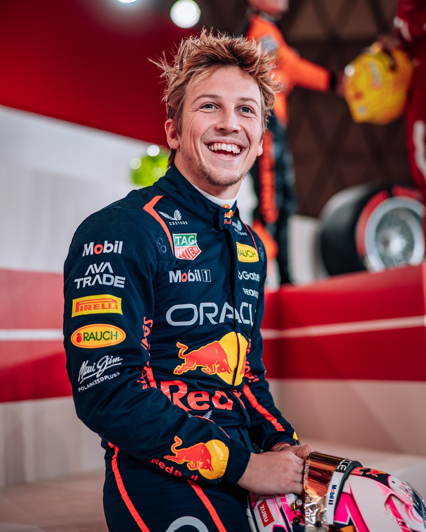 雷火电竞主播-红牛二队横扫阿斯顿马丁，维斯塔潘高光表现