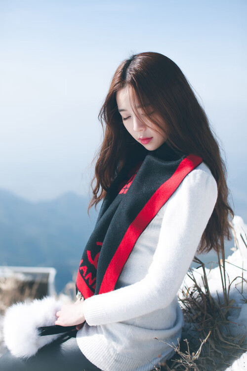 雷火电竞网址-中土哨响，蓝月破雾，当曼城在虚拟欧冠战场险胜新西兰全黑队