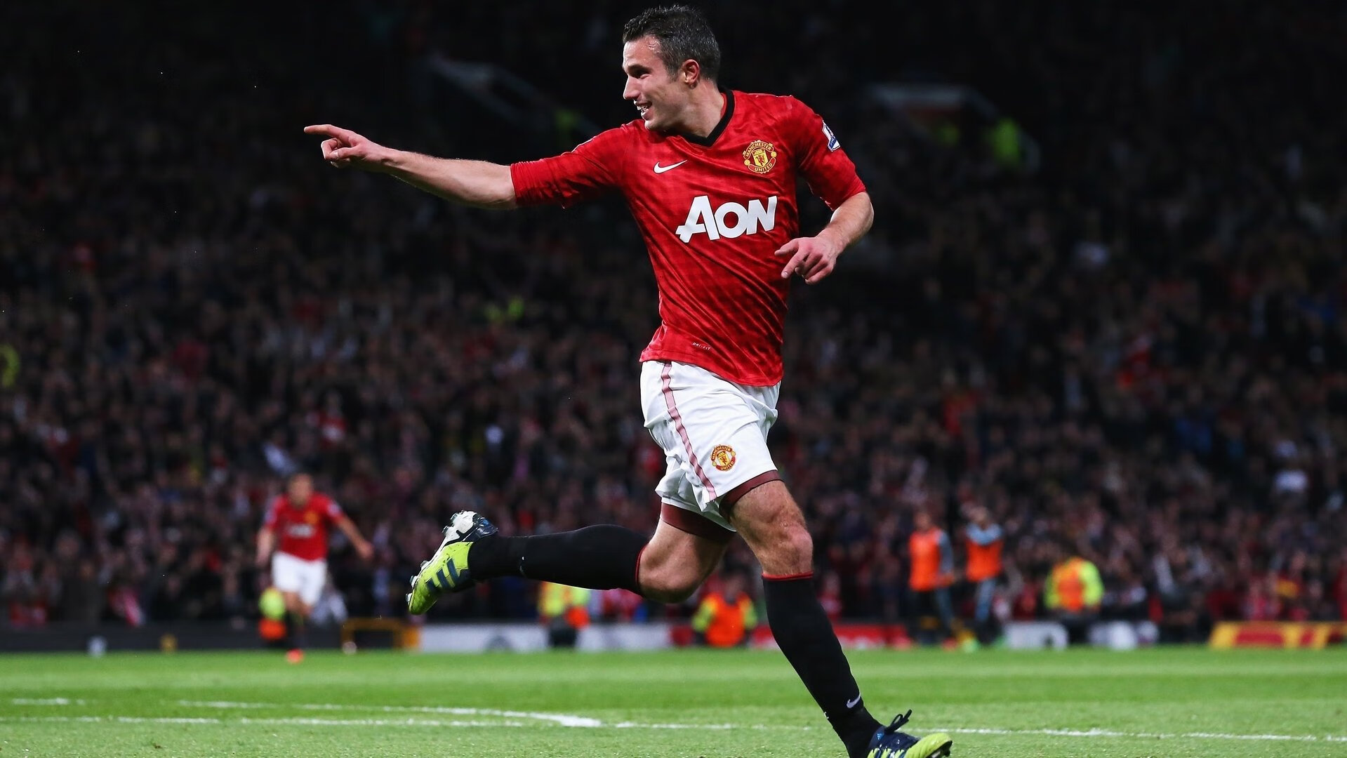 神锋变神盾，当莱奥的利刃化为锁链，拜仁的尖矛为何无声哑火？